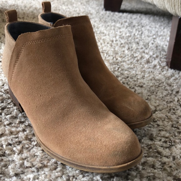 Toms Shoes - Nude/tan Tom Delia Size 7 booties Toms Shoes - Nude/tan Tom Delia Size 7 booties